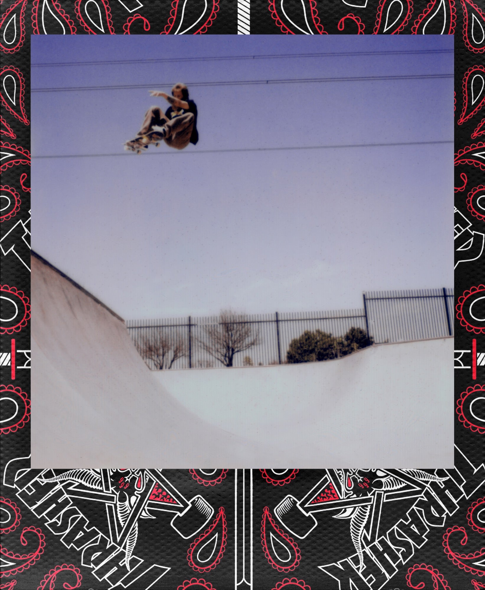 Polaroid Now Instant Camera Generation 3 + 16pcs i-Type Color Film - Thrasher Edition Set #009187S