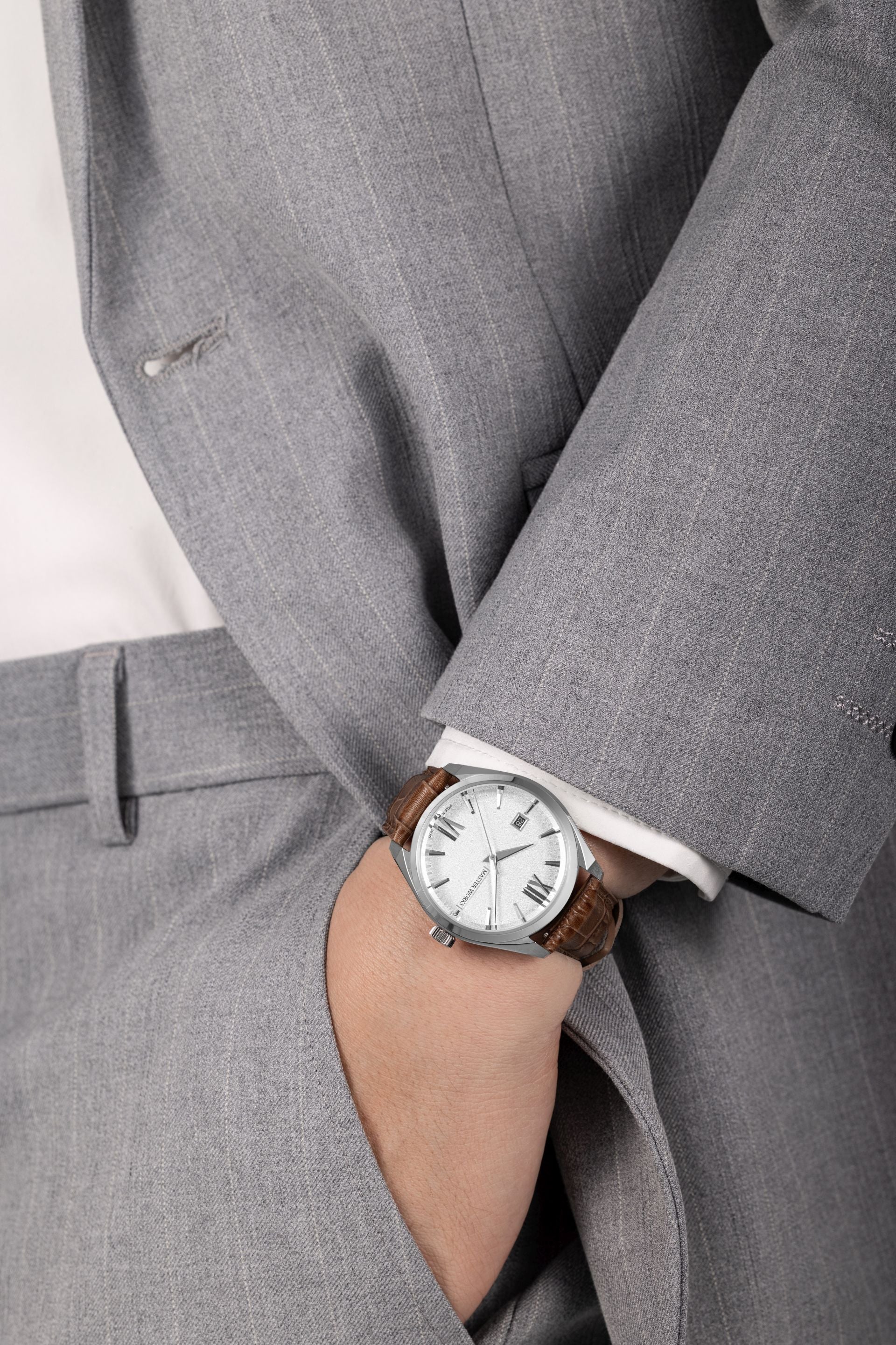 Reloj Automático MW31 - Esfera Plateada de Cuero, Correa Marrón Claro #MW31LSWHLB