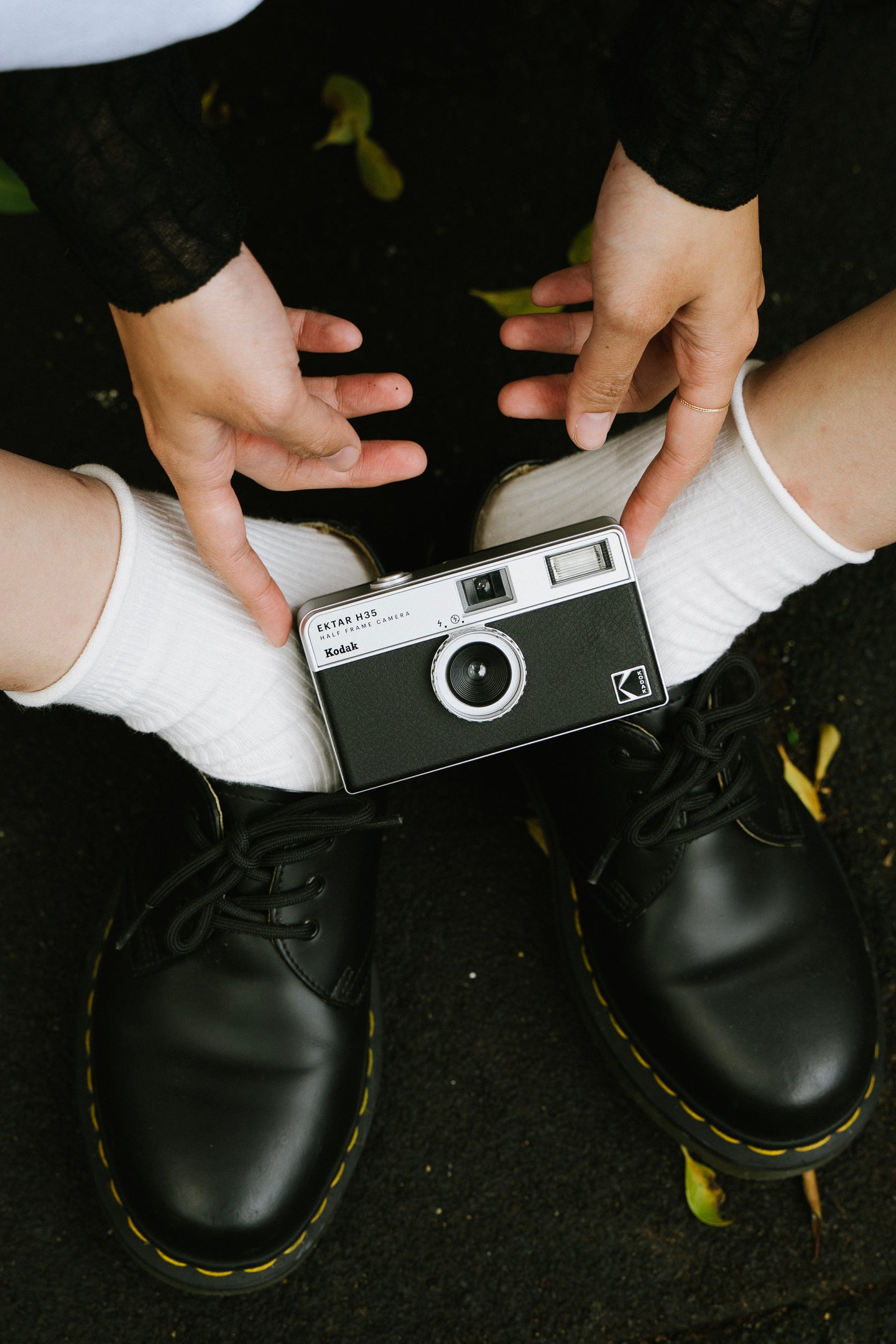 Cámara de película KODAK EKTAR H35 Half Frame Negra + Kodak Ultramax 24EXP