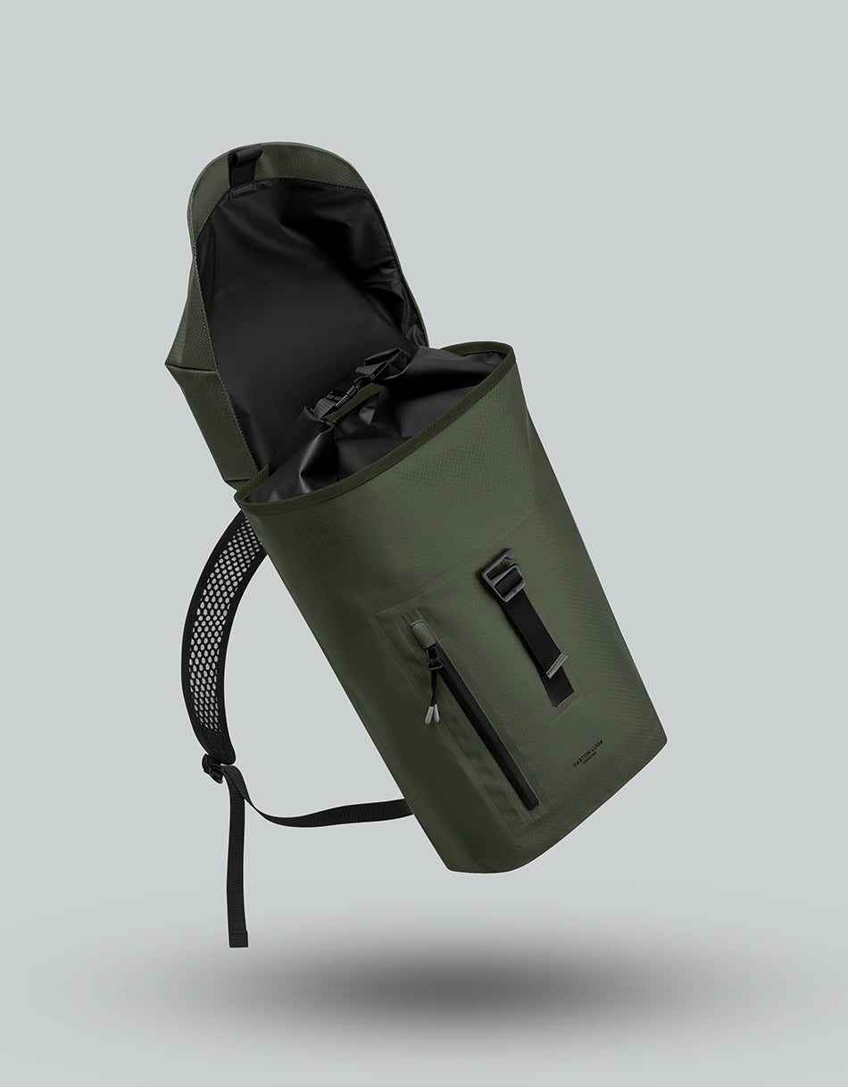 Gaston Luga Lightweight DuoSeal Flap Backpack 14" Black