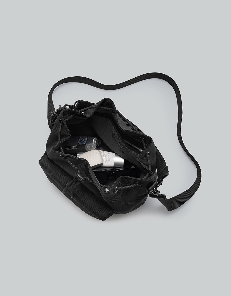Gaston Luga Spläsh Bucket Crossbody - Weave Black