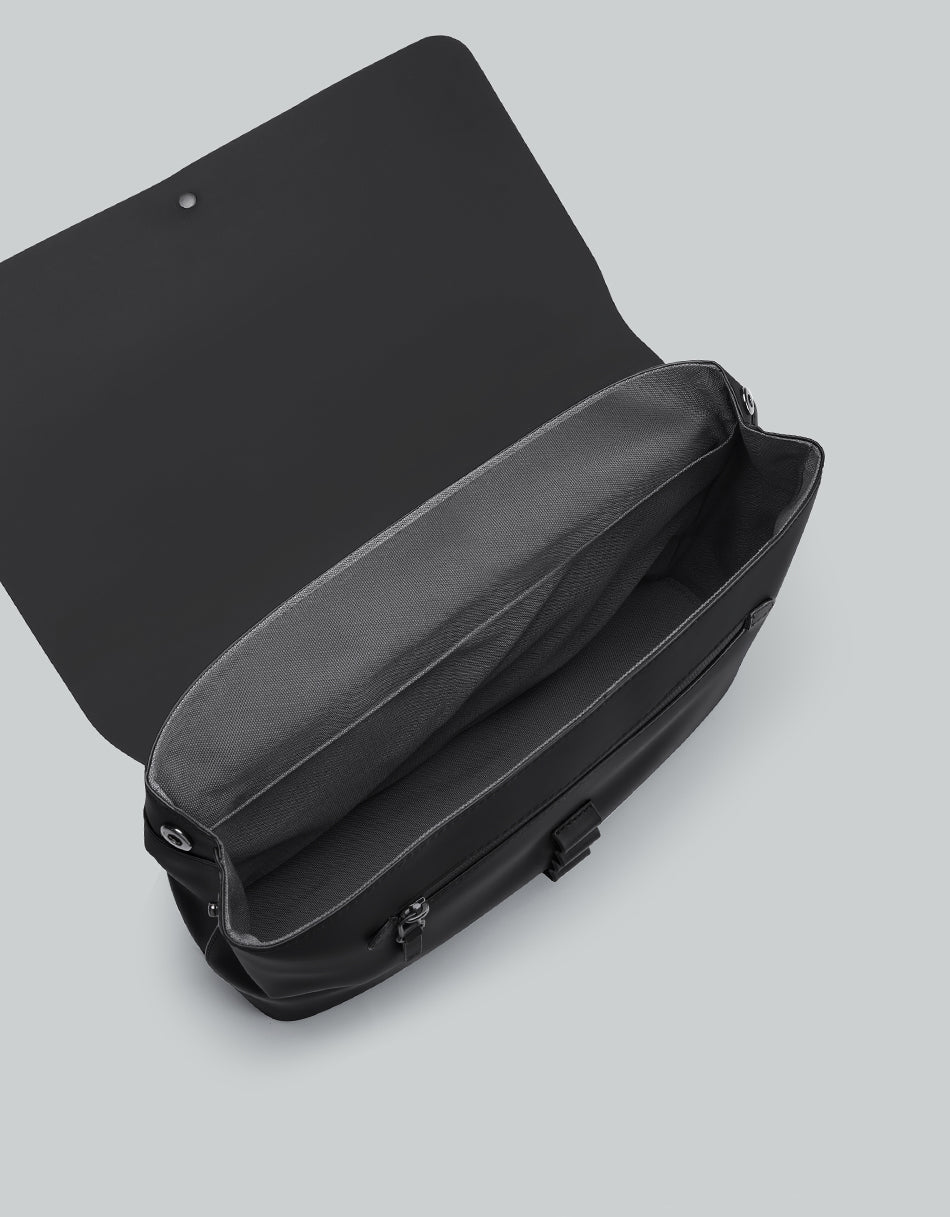 Gaston Luga Spläsh Crossbody Bag Large 14" - Black #SPCBL14BK