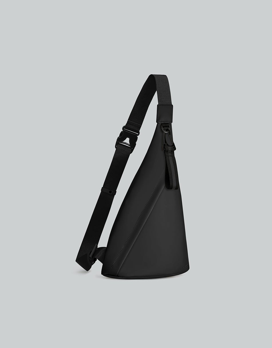 Gaston Luga Spläsh Sling Bag - Black Backpack - BangOn
