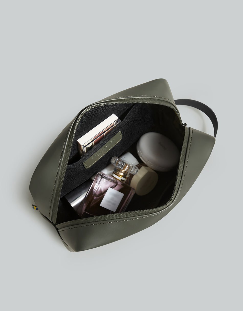 Gaston Luga Splash Toiletry Bag Olive Backpack - BangOn