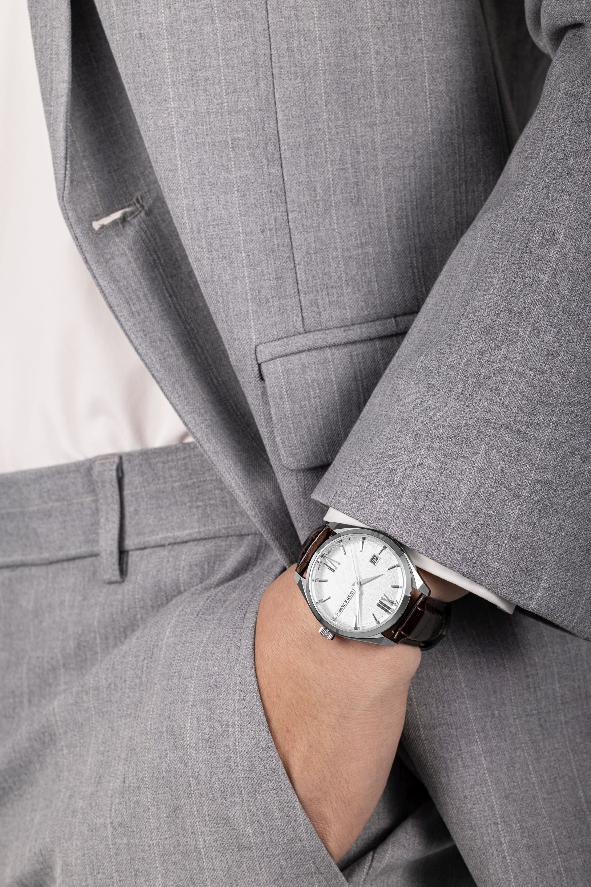 MW31 自動腕錶－銀色錶盤配棕色皮革錶帶 #MW31LSWHDB