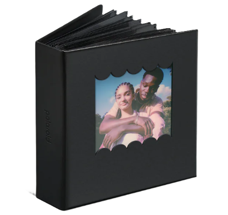 設計：防指紋霧面塗層紙板和塑料
容量：40 張照片（每頁 1 張）
尺寸：118 毫米 x 126 毫米（4.6 吋 x 5 吋）
相容性：Polaroid i-Type、600 和 SX-70 即時照片小相冊