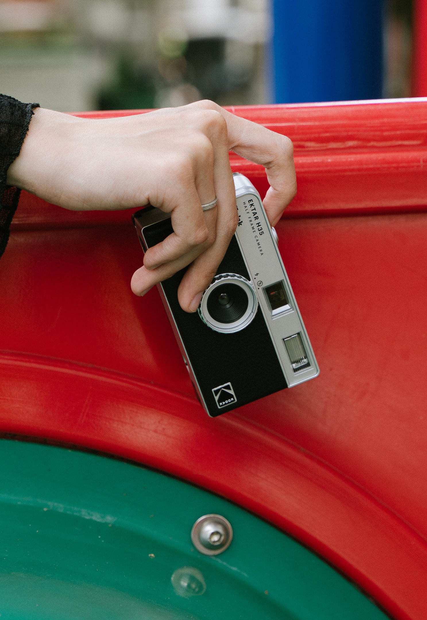 Cámara de película KODAK EKTAR H35 Half Frame Negra + Kodak Ultramax 24EXP