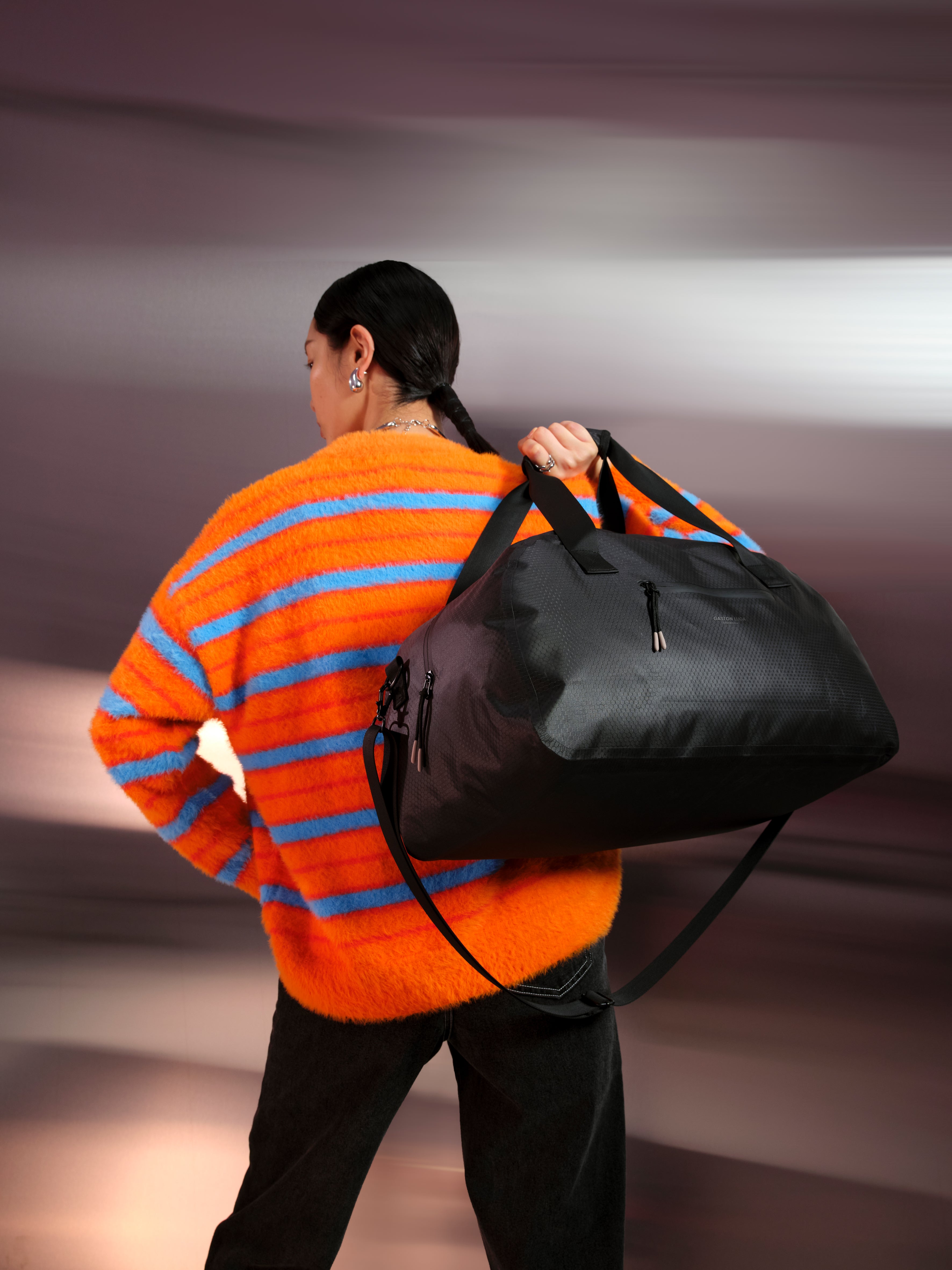 <tc>Gaston Luga</tc> 輕盈DuoSeal黑色旅行袋 #LWDSDFBK