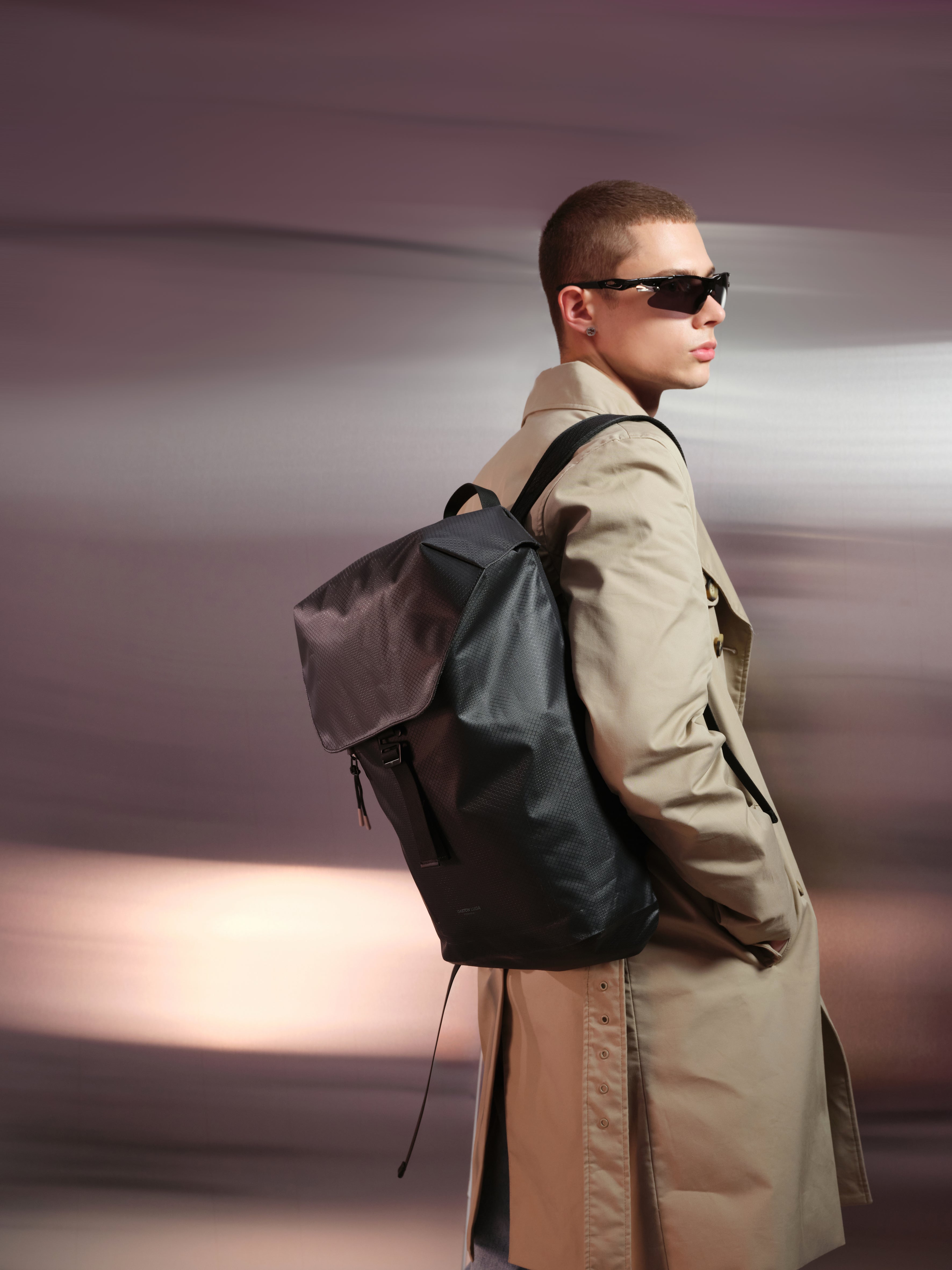 Gaston Luga Leichter DuoSeal Klappenrucksack 14" Schwarz #LWDSFBP14BK