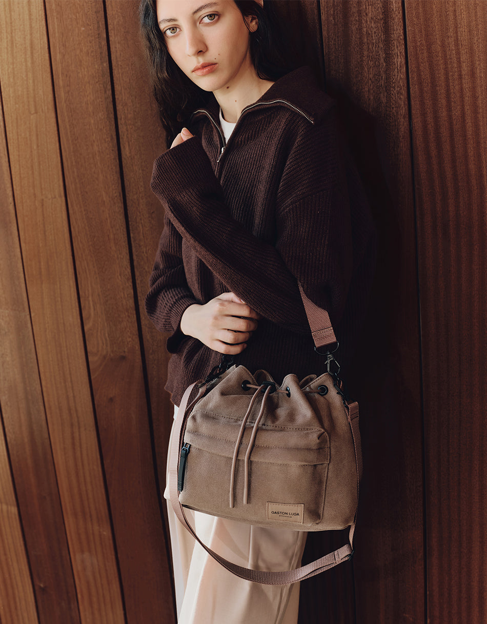 Gaston Luga Spläsh Bucket Crossbody - Weave Dusty Brown