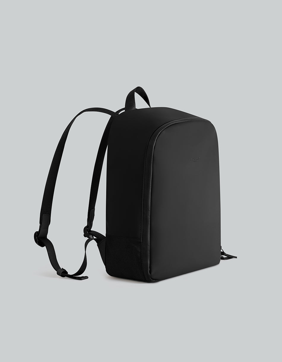 Gaston Luga Dash Daily Backpack 14" - Black DSDLBP14BK - BangOn