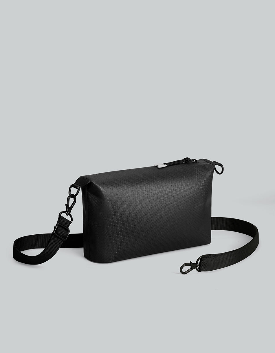 Gaston Luga Lightweight DuoSeal Crossbody - Black - BangOn