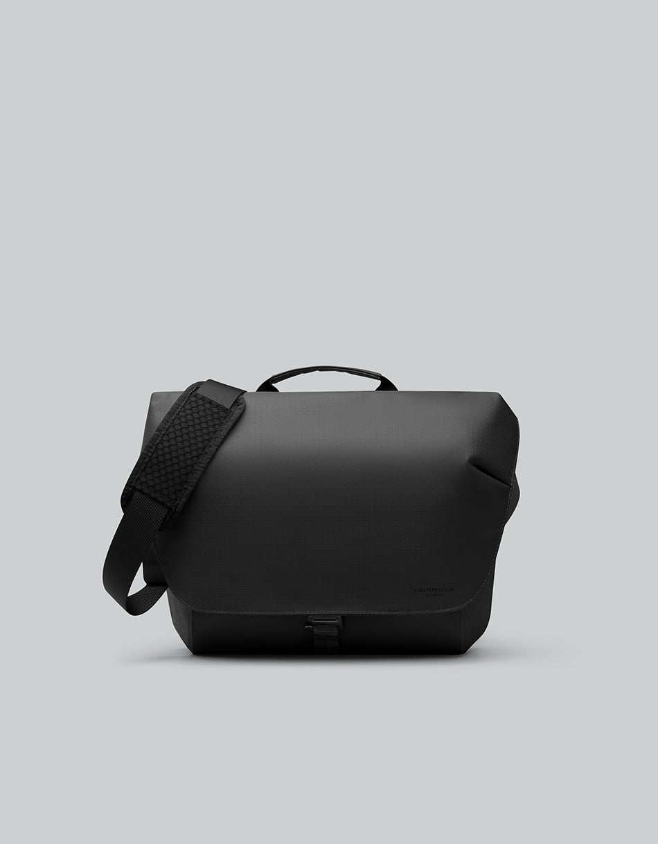 Gaston Luga Lightweight Duoseal Messenger Bag 14" - Black Backpack - BangOn