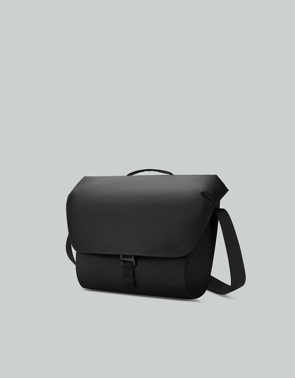 Gaston Luga Lightweight Duoseal Messenger Bag 14" - Black Backpack - BangOn